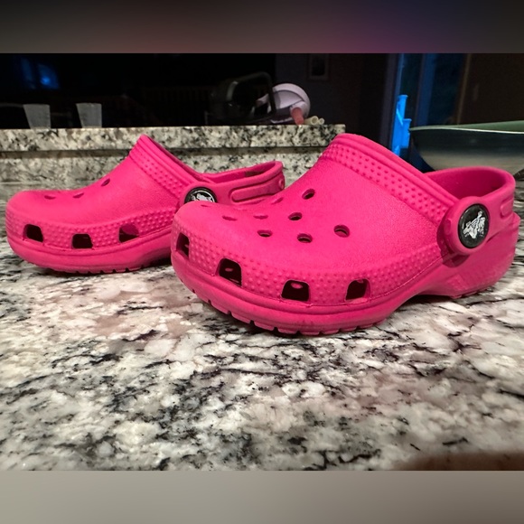 Toddler Girl Crocs - Picture 4 of 5
